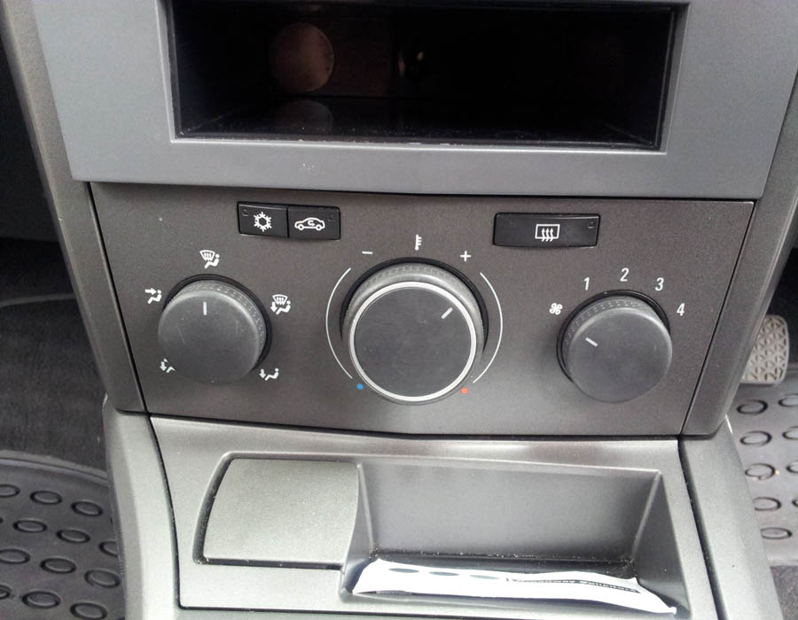 Vauxhall Astra Life heater-control-panel